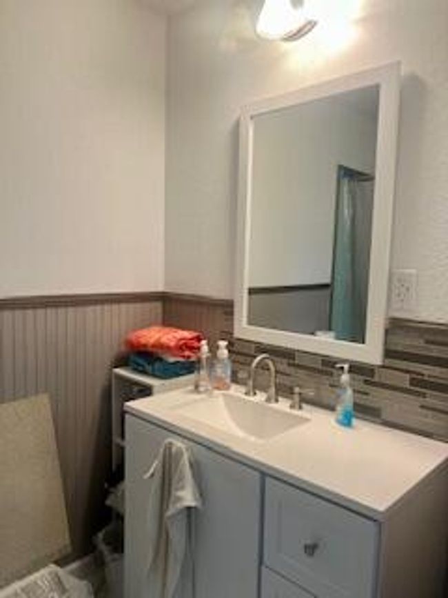 1st Bathroom | Image 10