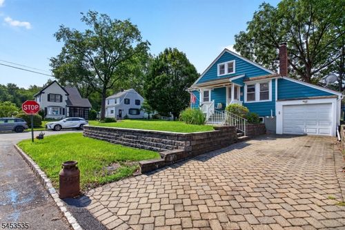 1 Perry Pl, Springfield, NJ, 07081-1410 | Card Image