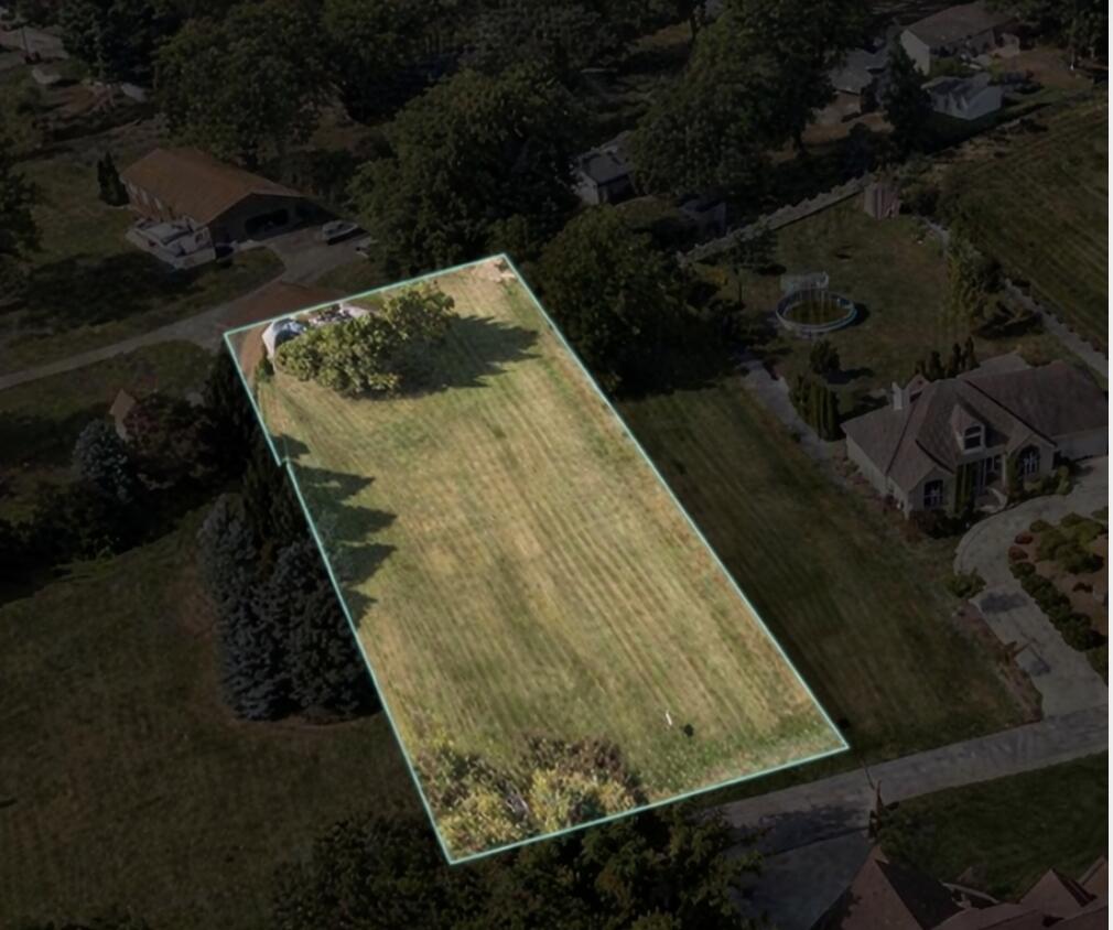 Land in Newport