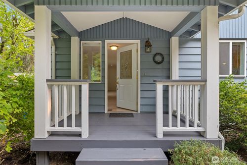 9526 234th St Sw, Edmonds, WA, 98020-5035 | Card Image