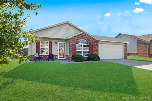 8745 S 261st East Ave, Broken Arrow, OK, 74014-3276 | Card Image