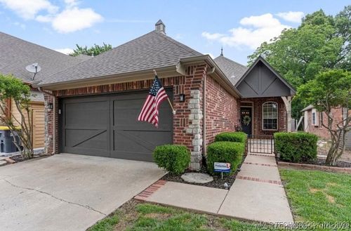 525 Willow Pl, Jenks, OK, 74037-3489 | Card Image