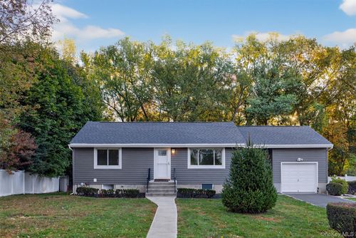 20 Jerrys Ave, Nanuet, NY, 10954-3246 | Card Image