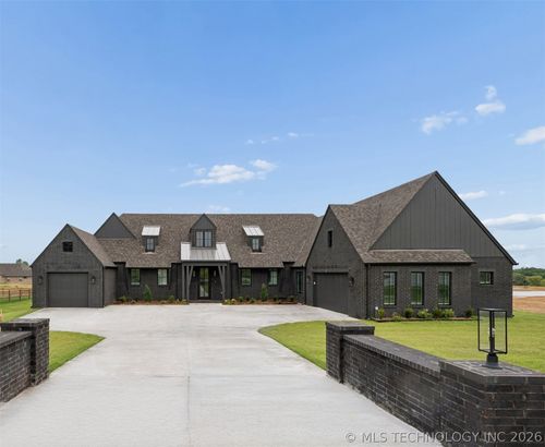 8517 E 108th St N, Owasso, OK, 74055 | Card Image