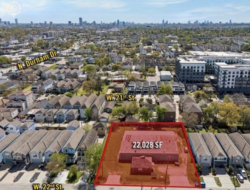 902 W 22nd St, Houston, TX, 77008-1802 | Card Image