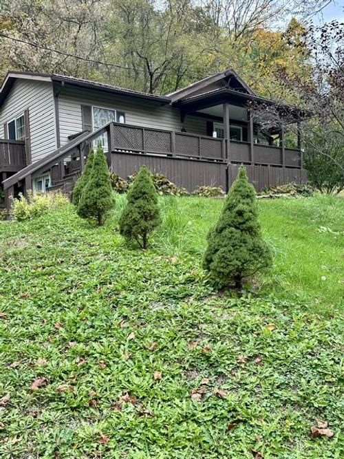 210 Coyle Ln, Wheeling, WV, 26003-8089 | Card Image