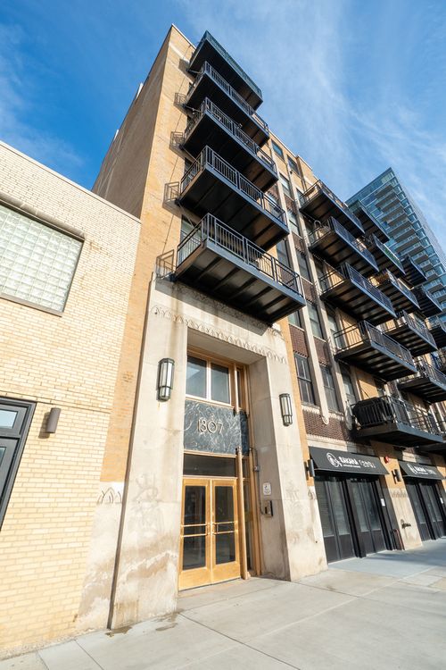 406-1307 S Wabash Ave, Chicago, IL, 60605-2622 | Card Image