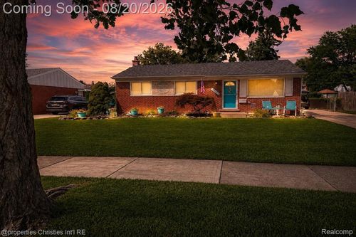 8823 Royce Dr, Sterling Heights, MI, 48313-3244 | Card Image