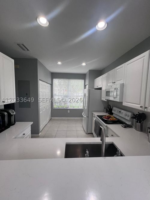 681 Nw 42nd Ave, Plantation, FL, 33317-2175 | Card Image