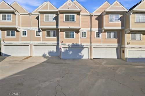 57-13750 Hubbard St, Sylmar, CA, 91342-7491 | Card Image