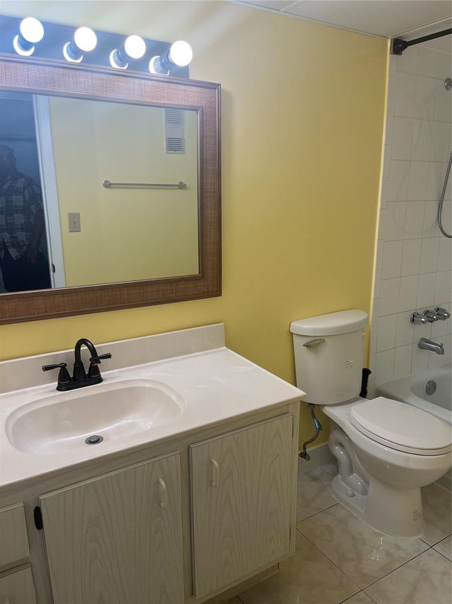 APT-4311 - 1830 N Lauderdale Ave, Condo with 1 bedrooms, 2 bathrooms and null parking in North Lauderdale FL | Image 6