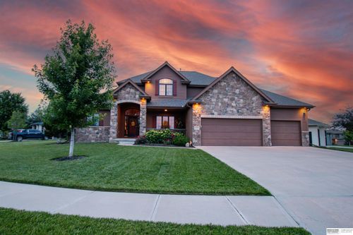 18954 Pratt St, Elkhorn, NE, 68022-1211 | Card Image