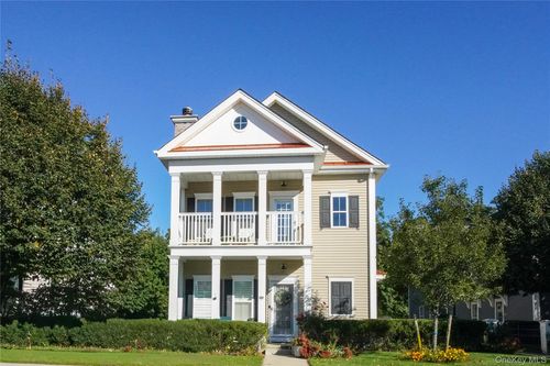 36 Providence Dr, Islip Terrace, NY, 11752-2534 | Card Image