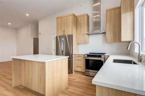 304-7181 Lantzville Rd, Lantzville, BC, V0R2H0 | Card Image