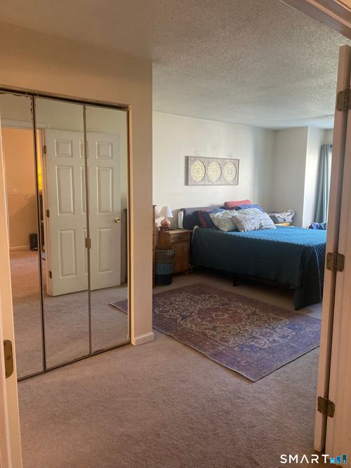 16-3 Forest Glen Cir, Middletown, CT, 06457-6605 | Card Image