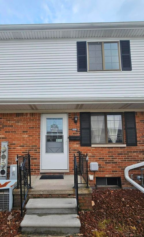 125 Cuttle Rd, Marysville, MI, 48040-1887 | Card Image