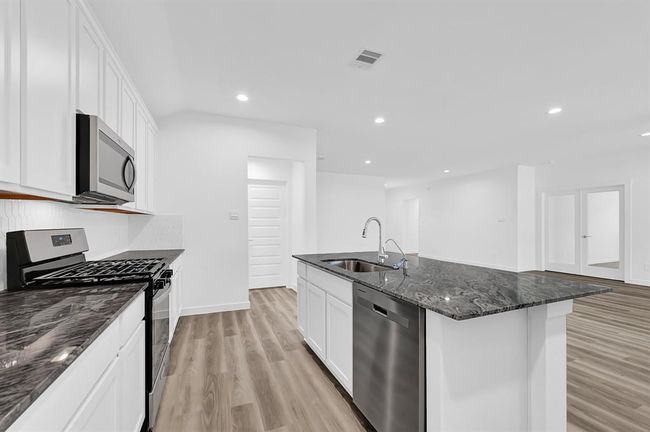 *Images and 3D tour are for illustration only and options may vary from home as built. | Image 16