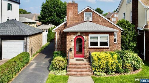 526 Highridge Ave, Cliffside Park, NJ, 07010-1612 | Card Image