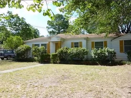 1000 E Titus St, Mexia, TX, 76667-3483 | Card Image