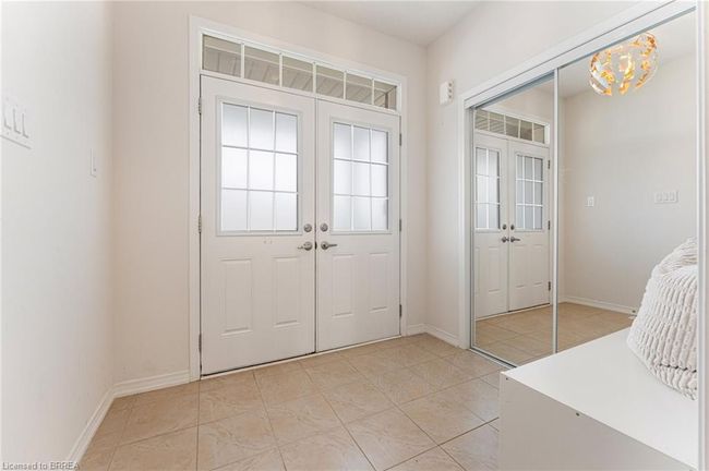 83 Munro Cir, House other with 4 bedrooms, 3 bathrooms and 4 parking in Brantford ON | Image 4