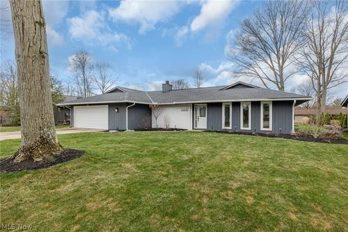 10810 Gate Post Rd, Strongsville, OH, 44149-2116 | Card Image
