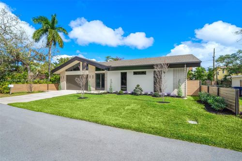 2710 Ne 6th Ln, Wilton Manors, FL, 33334-2508 | Card Image