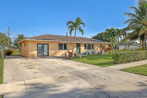 1476 N Mangonia Dr, West Palm Beach, FL, 33401-2407 | Card Image