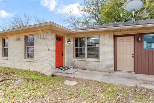 736 W Bullock St, Denison, TX, 75020-6907 | Card Image
