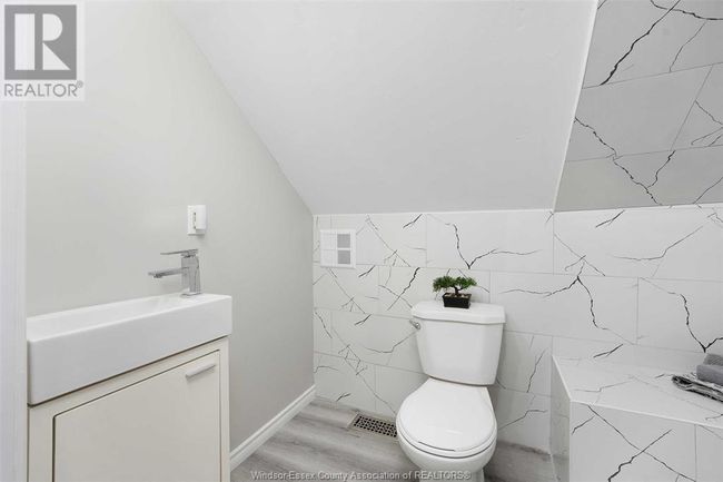 1061 Highland Ave, House other with 4 bedrooms, 3 bathrooms and null parking in Windsor ON | Image 32