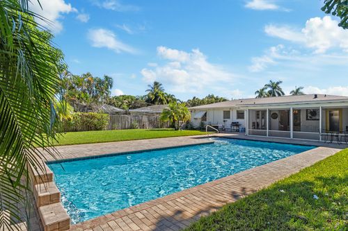 225 E Ilex Dr, Lake Park, FL, 33403-2710 | Card Image