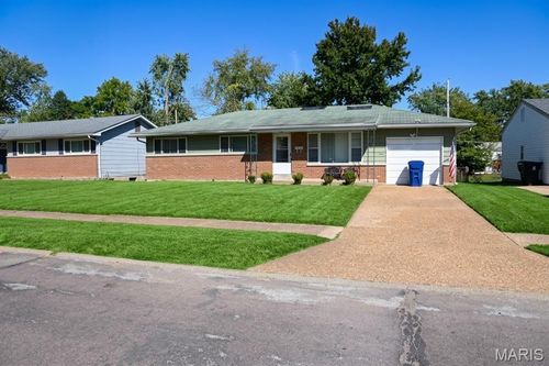 1281 Aspen Dr, Florissant, MO, 63031-4025 | Card Image