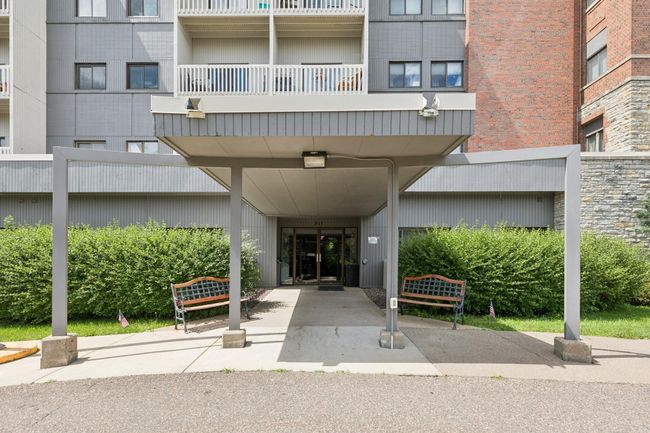 Building Entry | Image 19