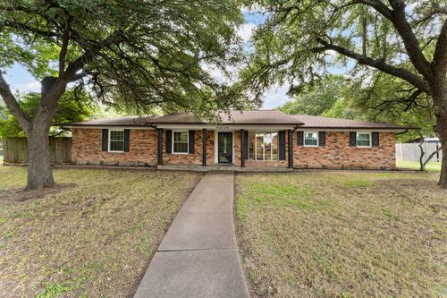 426 Brook Hollow Cir, Desoto, TX, 75115-5756 | Card Image