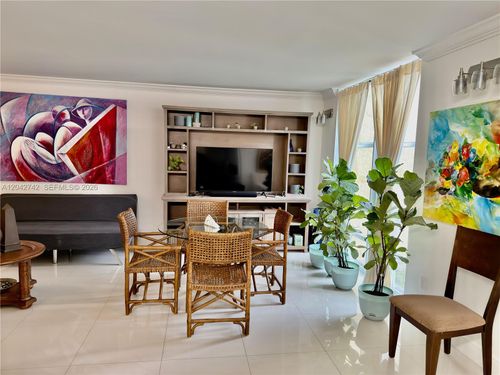 114-200 172nd St, Sunny Isles Beach, FL, 33160-3414 | Card Image