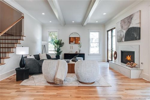 585 Sherwood Rd Ne, Atlanta, GA, 30324-5224 | Card Image