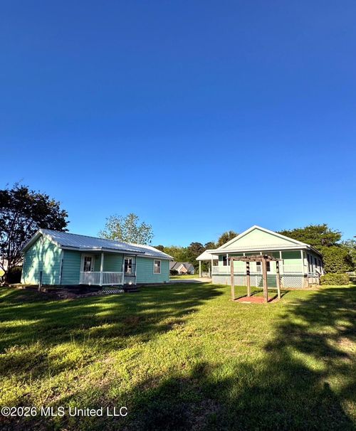 7 Cottage Ln, Carriere, MS, 39426-8916 | Card Image