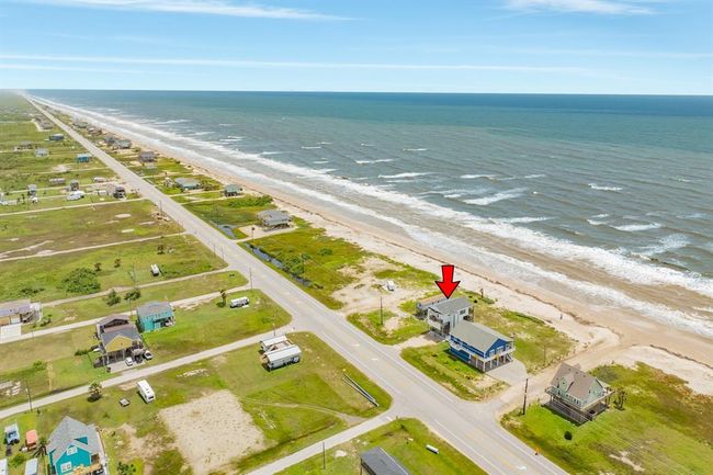 2176 Highway 87, House other with 3 bedrooms, 2 bathrooms and 4 parking in Gilchrist TX | Image 4