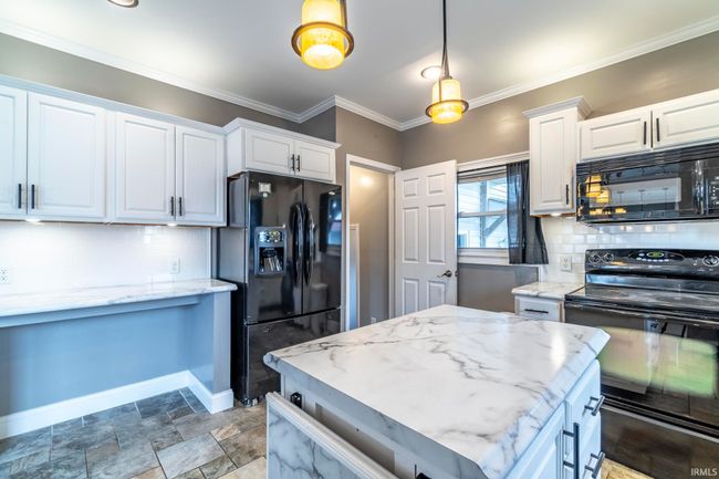 152 W Randolph St, House other with 4 bedrooms, 3 bathrooms and null parking in Nappanee IN | Image 18
