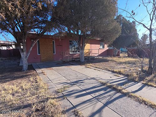 1209 S Locust Street, Las Cruces, NM, 88001 | Card Image