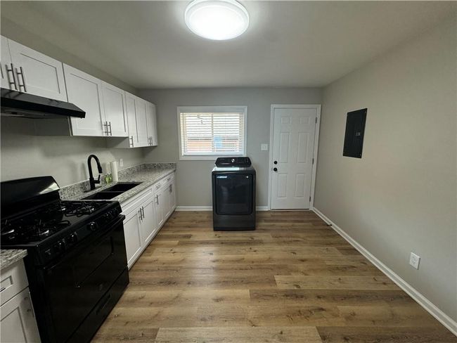 2831 Palm Dr, Home with 2 bedrooms, 1 bathrooms and 3 parking in Atlanta GA | Image 4