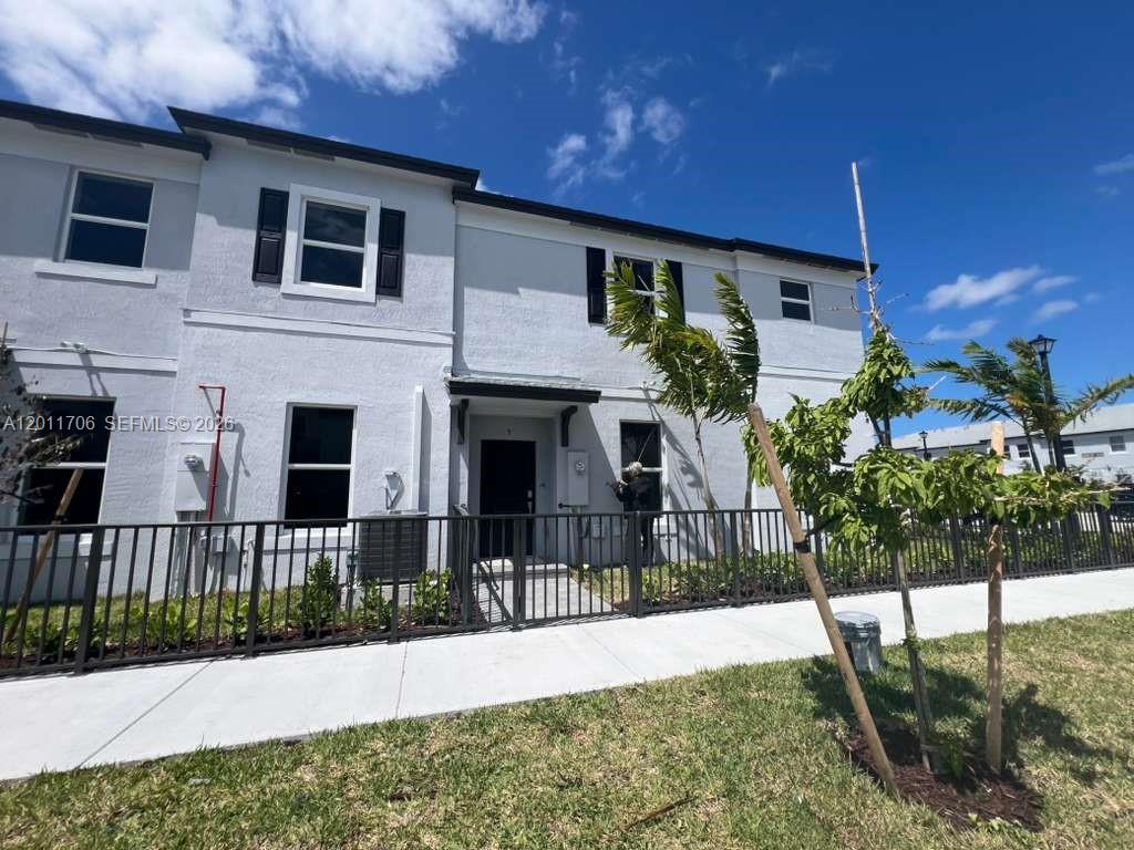 Residential Lease in Homestead 3