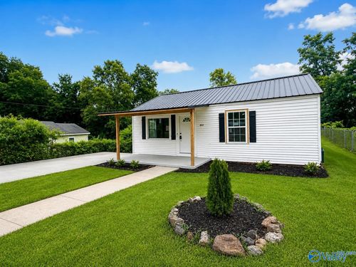 820 Avenue F, Gadsden, AL, 35901-2224 | Card Image