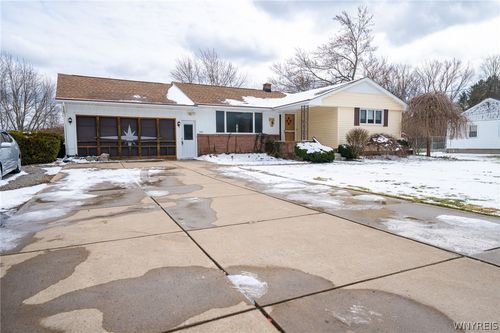 7337 Bear Ridge Rd, North Tonawanda, NY, 14120-9520 | Card Image
