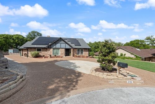 6155 Highwoods Ct, Fort Worth, TX, 76112-2702 | Card Image