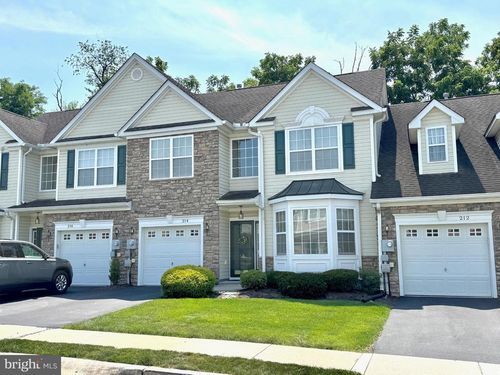 214 Village Dr, BLANDON, PA, 19510-9498 | Card Image