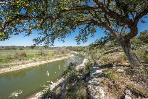 365 River Cliff Pl, Spring Branch, TX, 78070-5495 | Card Image