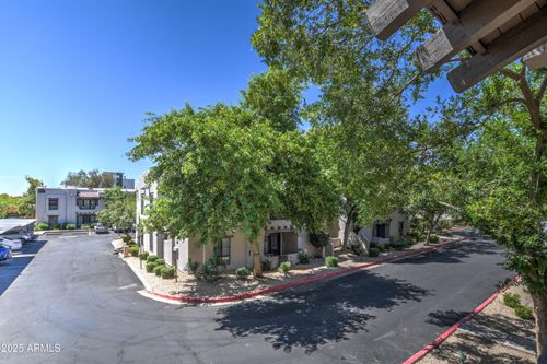 202-7300 N Dreamy Draw Dr, Phoenix, AZ, 85020-5243 | Card Image