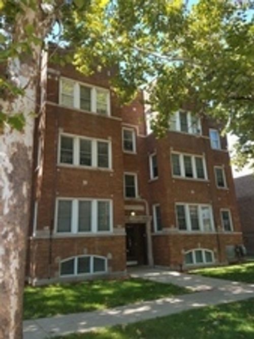 2m-5104 W 18th St, Cicero, IL, 60804-1952 | Card Image