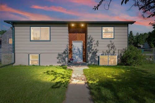 1214 10th St, Sturgis, SD, 57785-1332 | Card Image