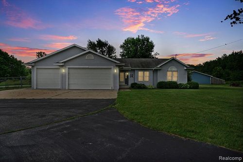 3334 E Freeland Rd, Freeland, MI, 48623-9416 | Card Image